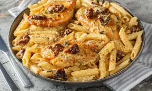 Penne con pollo - prosty przepis na pyszne danie, które zaskoczy