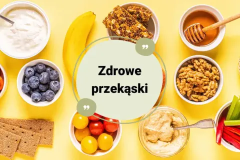 Zdrowe przekąski: jogurt, jagody, banan, batoniki musli, orzechy, miód, suszone morele, pomidorki, warzywa.