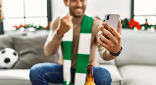 Cyfrowa rewolucja na stadionach, czyli dlaczego giganci sportu wybierają streaming
