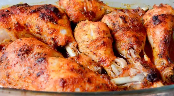 Ile kurczak w piekarniku: idealny czas pieczenia dla soczystego mięsa