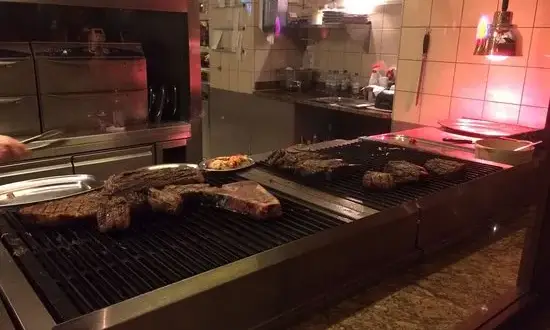 Grill Royal Berlin – eleganckie steki i niezapomniane widoki