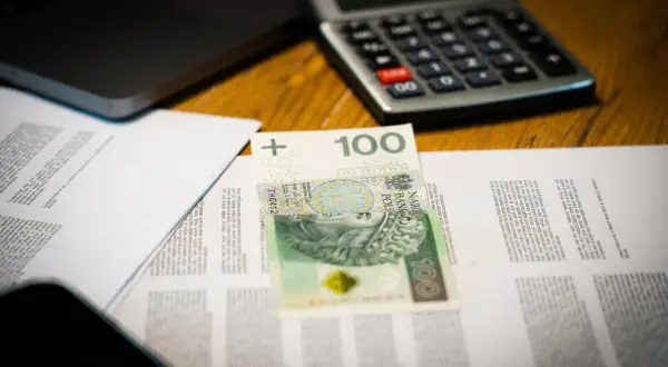 Za co i w jaki sposób można otrzymać wypłaty w Polsce?