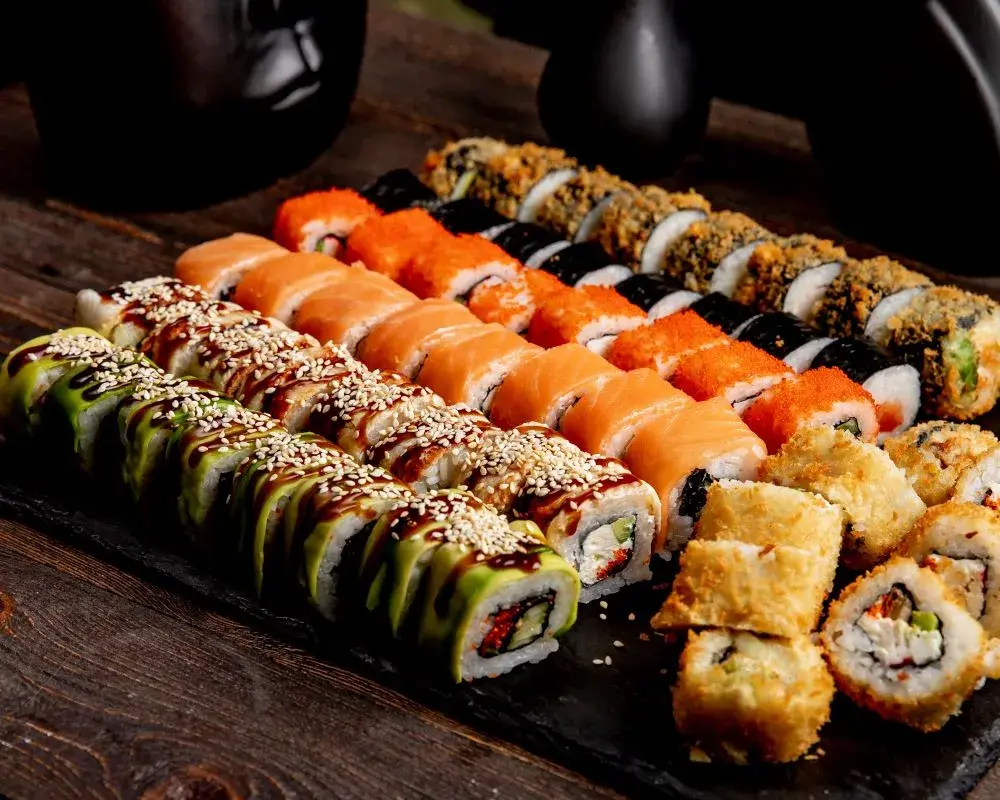 Jakie sushi na pierwszy raz? Przewodnik dla osób, które dopiero zaczynają przygodę z kuchnią japońską
