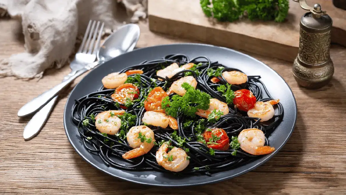 Zdjęcie Czarne spaghetti przepisy: 10 wyjątkowych sposob&oacute;w na smaczne dania